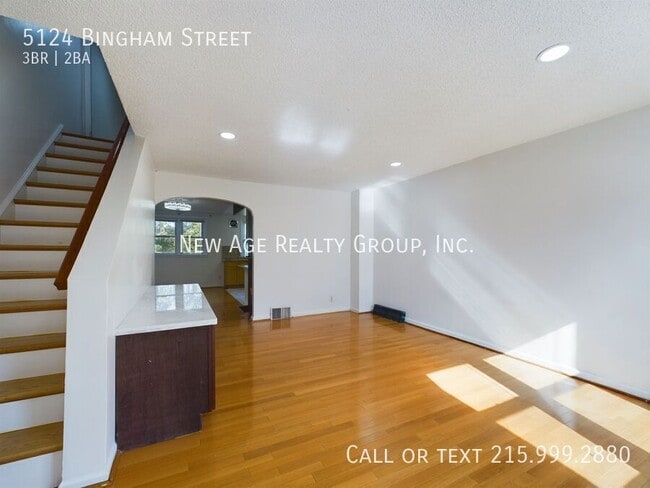 Building Photo - 5124 Bingham St