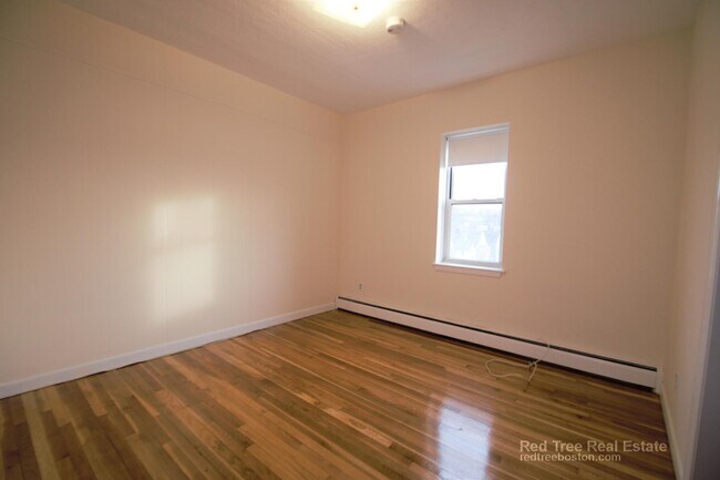 Foto del edificio - 172 N Beacon St