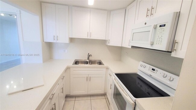 Foto del edificio - 8231 NW 8th St