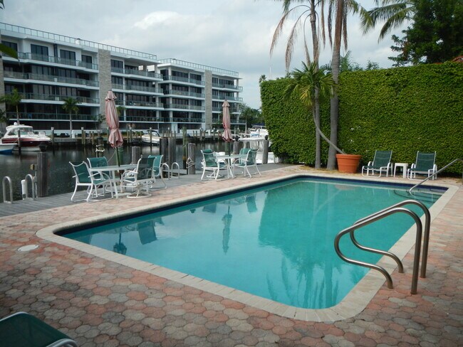 15' X 30' Pool - 6 Ft at Deep End - 53 Isle Of Venice Dr