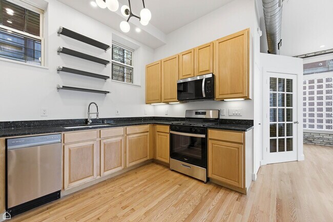 Foto del edificio - 947 N Kedzie Ave