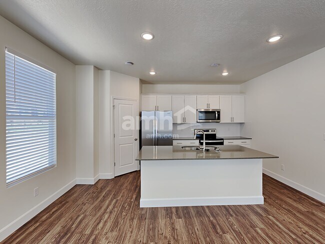 Foto del edificio - 5996 S Jordan Pkwy