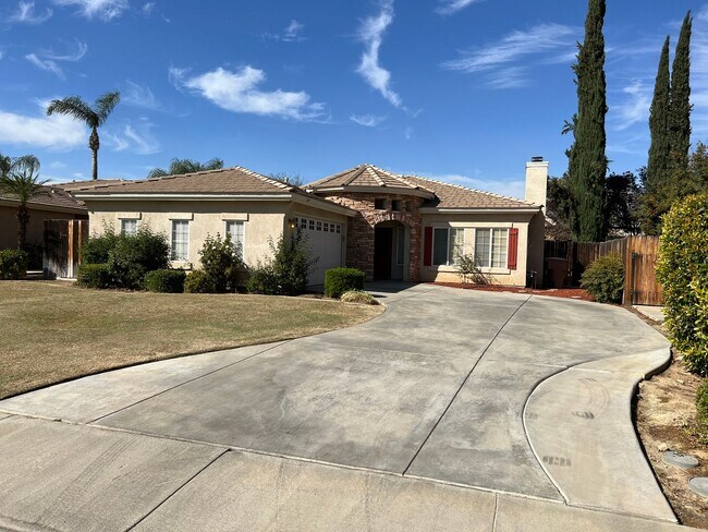 Building Photo - NW Madison Grove!! - 9914 Paper Moon Way $...