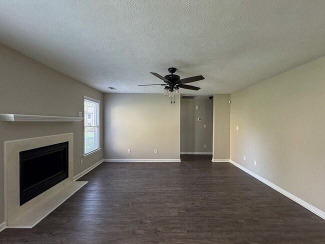 Building Photo - 2582 Gotts Ln