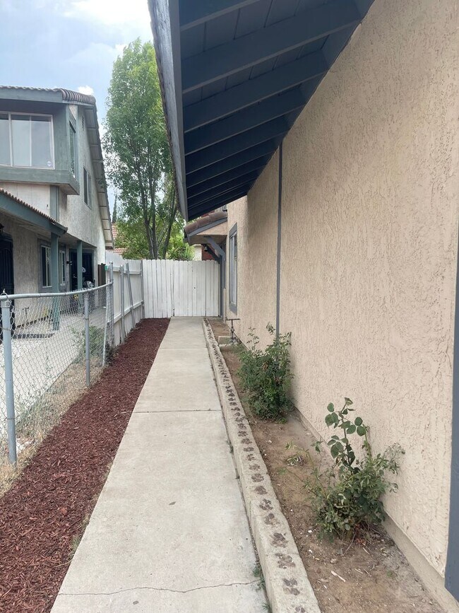 Foto del edificio - 23461 Challis Ct