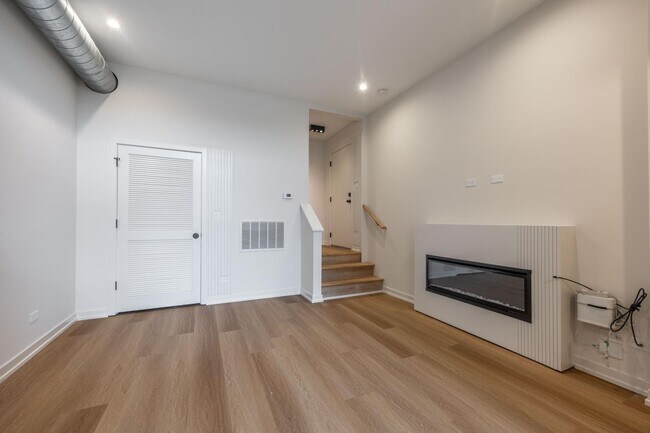 Foto del edificio - 6340 W Belmont Ave