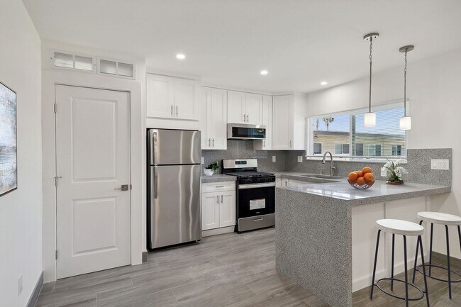 Building Photo - Move in Promotion! 2 Bedroom/1 Bathroom Remodeled Apartment - El Cajon