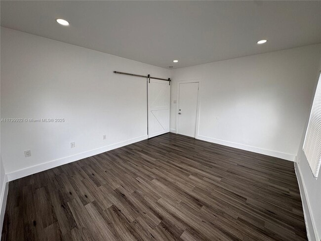 Foto del edificio - 3237 SW 4th St