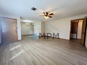 Building Photo - 406 Beasley St