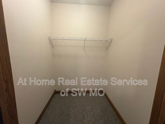 Foto del edificio - 5595 N 17th St