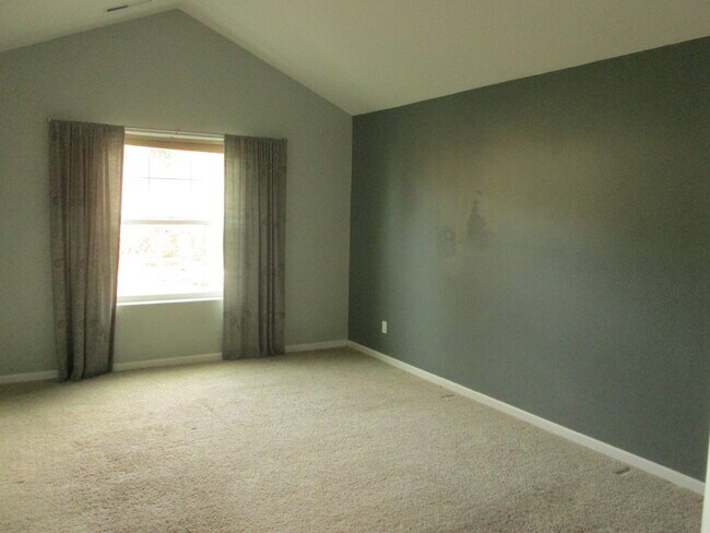 Foto del edificio - 5704 NE Hidden Creek Dr