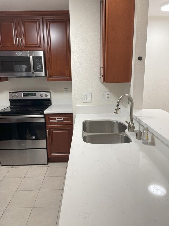 Building Photo - 287 Hackamore Cmn