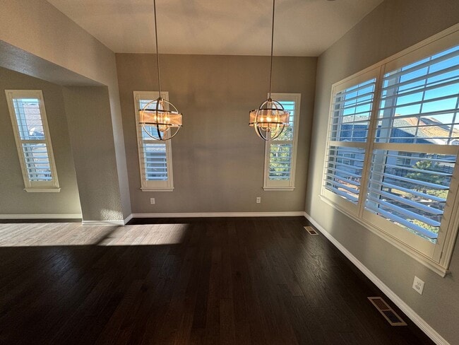 Building Photo - Palatial Castle Rock Home
