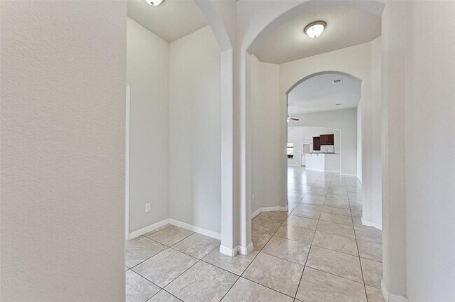 Building Photo - 13401 Larrys Ln