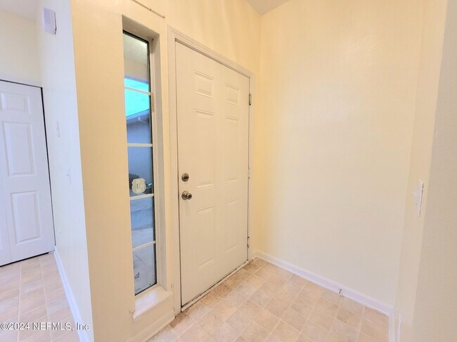Foto del edificio - 915 Scrub Jay Dr