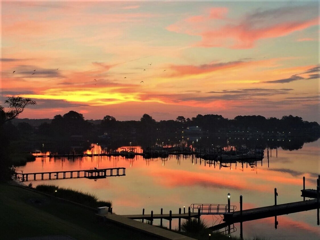 amazing sunsets - 17592 Paleo Way