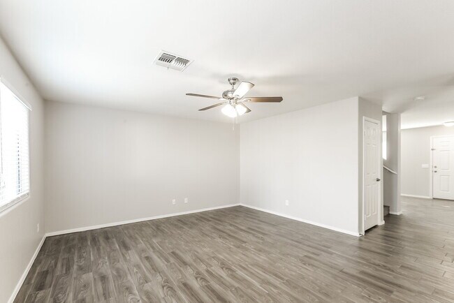 Building Photo - 1720 E Renegade Trail