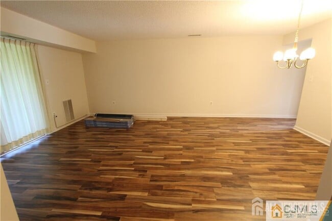 Building Photo - 1103 Aspen Dr