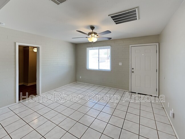 Foto del edificio - 3801 W Tamarisk Ave