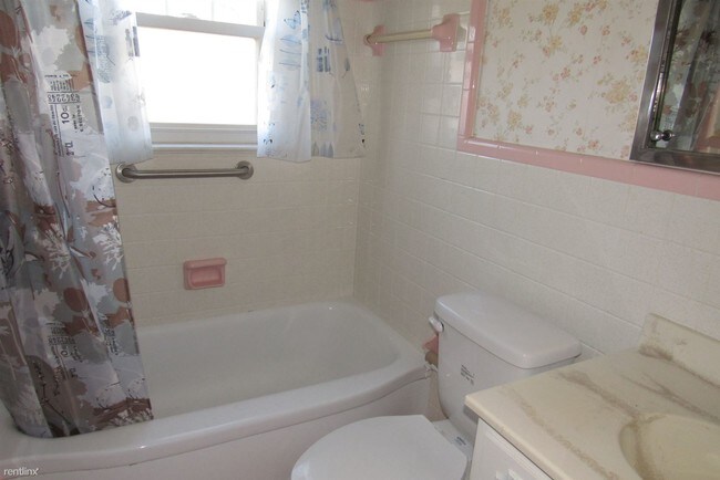 Building Photo - 3 br, 2 bath House - 5708 Rineyville Rd