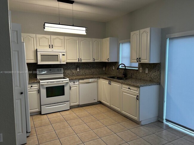 Building Photo - 8526 NW 107th Psge