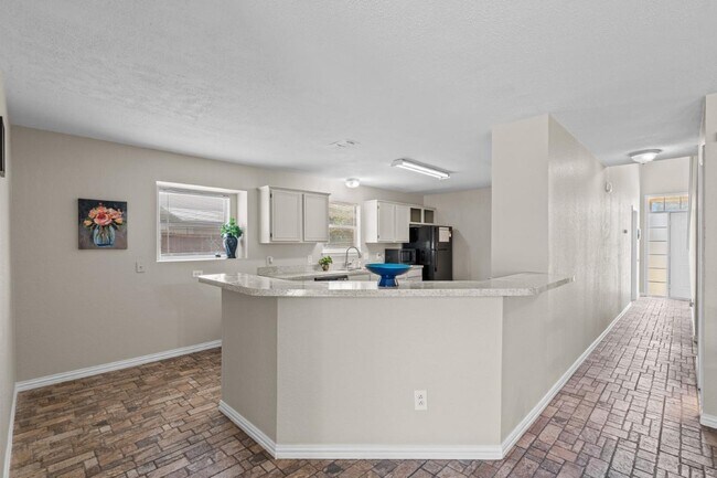 Foto del edificio - 8128 Heritage Pl Dr