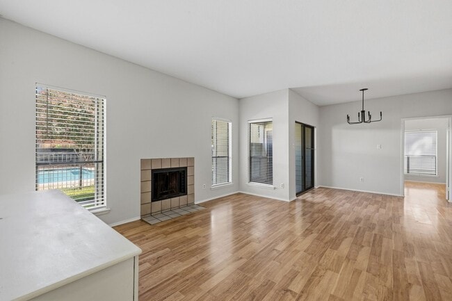 Building Photo - 6602 Harbor Town Dr