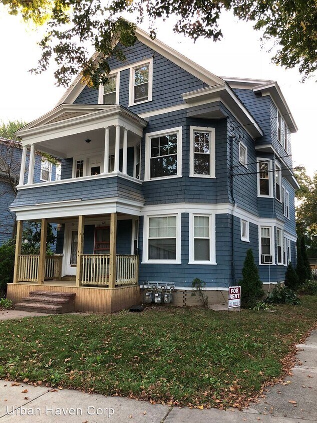 Primary Photo - 4 br, 2 bath Apartment - 224 West Rock Ave