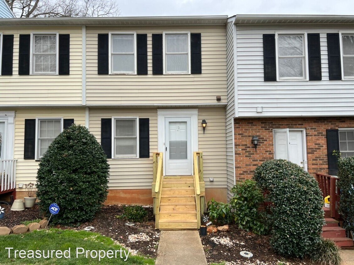 Primary Photo - 3 br, 2 bath House - 15 Astor Ct