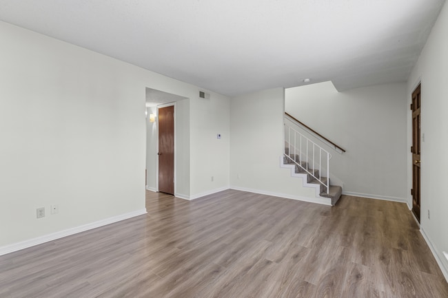 Building Photo - Fairfax Manor Townhomes