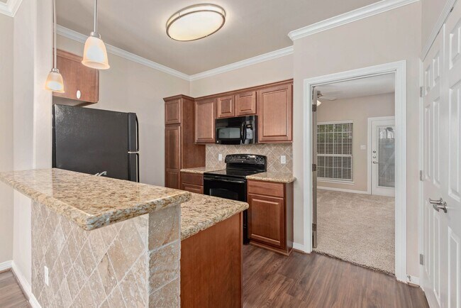 Foto del edificio - Sublease available for December Move in! S...