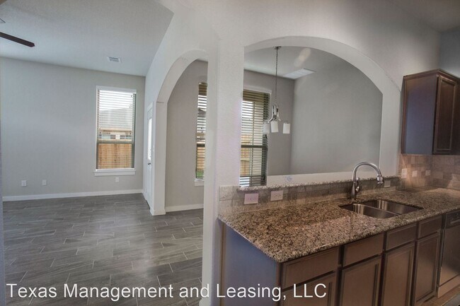 Building Photo - 3 br, 2.5 bath House - 119 Lakeview Ct