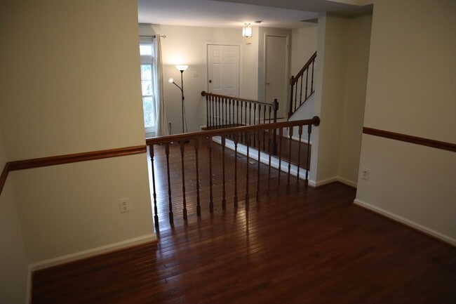 Building Photo - Fantastic 3 BR/2.5 BA Townhome minutes from Rio Lakefront. Ready Mid-May
