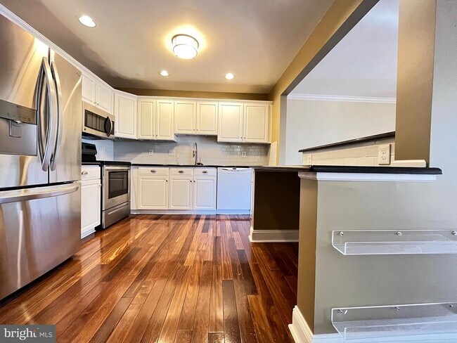 Foto del edificio - 5408 Spruce Mill Dr