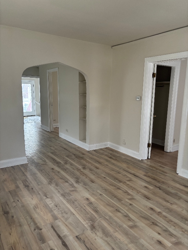 Building Photo - 607 Oakton St