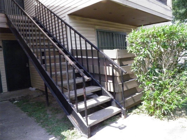 Building Photo - 6161 Reims Rd