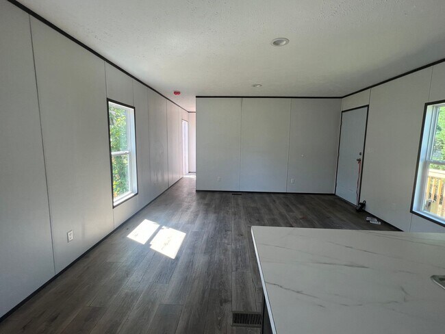 Building Photo - Three bedroom, two bath newer mobile home in Ruffin