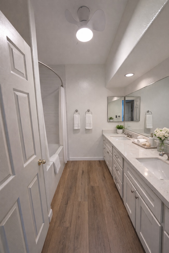 Baño #1 - 550 Camino de la Reina