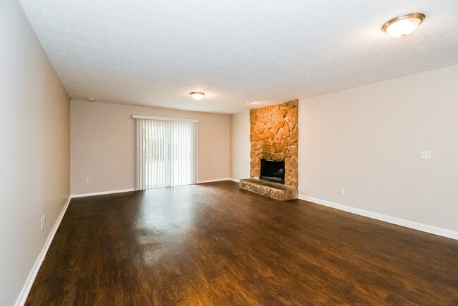 Foto del edificio - 7269 Sharbeth Dr S