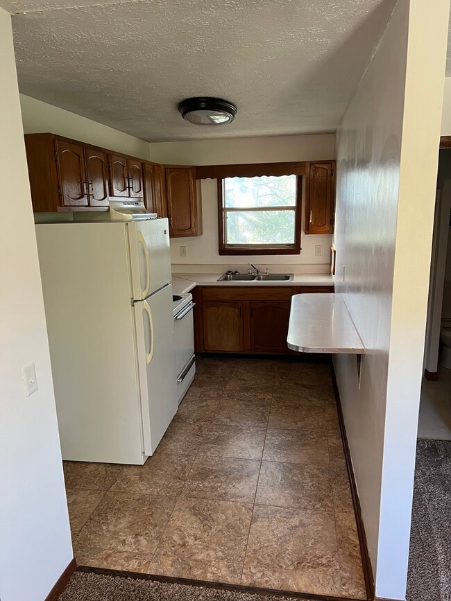 Building Photo - 2019 Virginia Heights Dr