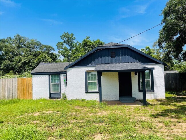 Foto del edificio - 506 N Hackberry St