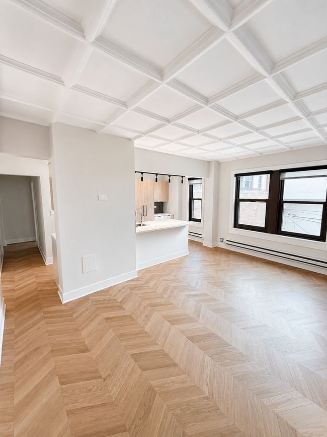 Interior Photo - The Archer
