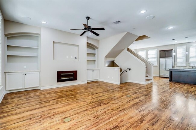 Foto del edificio - 4106 Roseland St