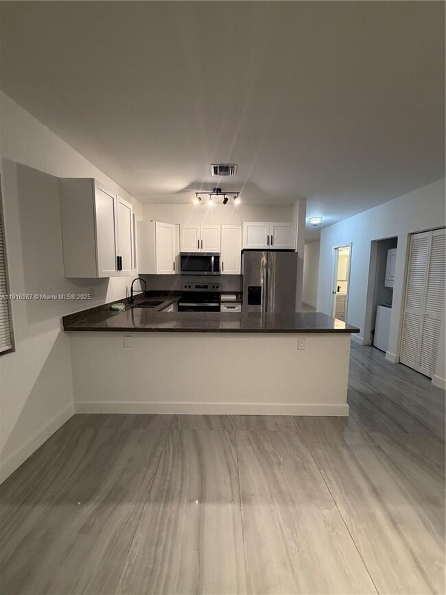 Foto del edificio - 932 SW 10th St