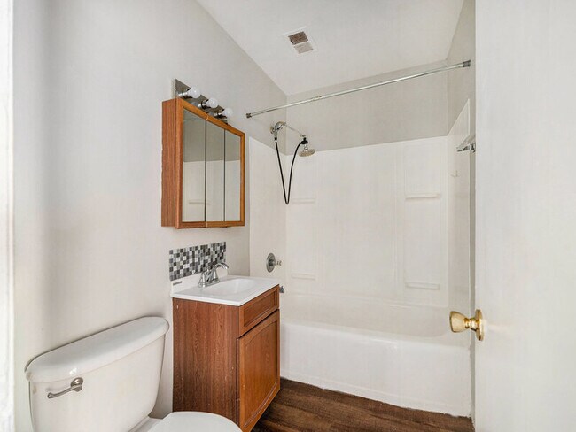 Foto del edificio - 2422 1/2 S 16th St