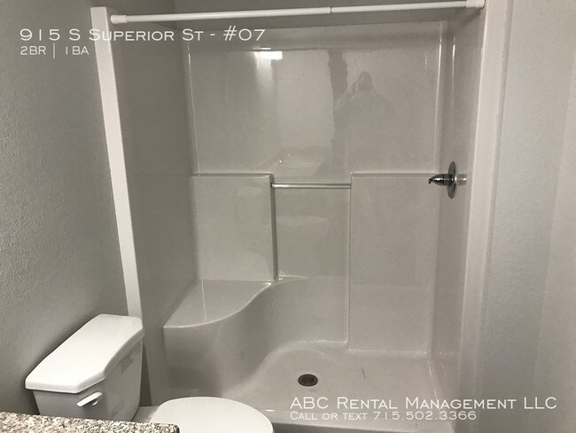 Foto del edificio - Retro-Modern 2 Bedroom