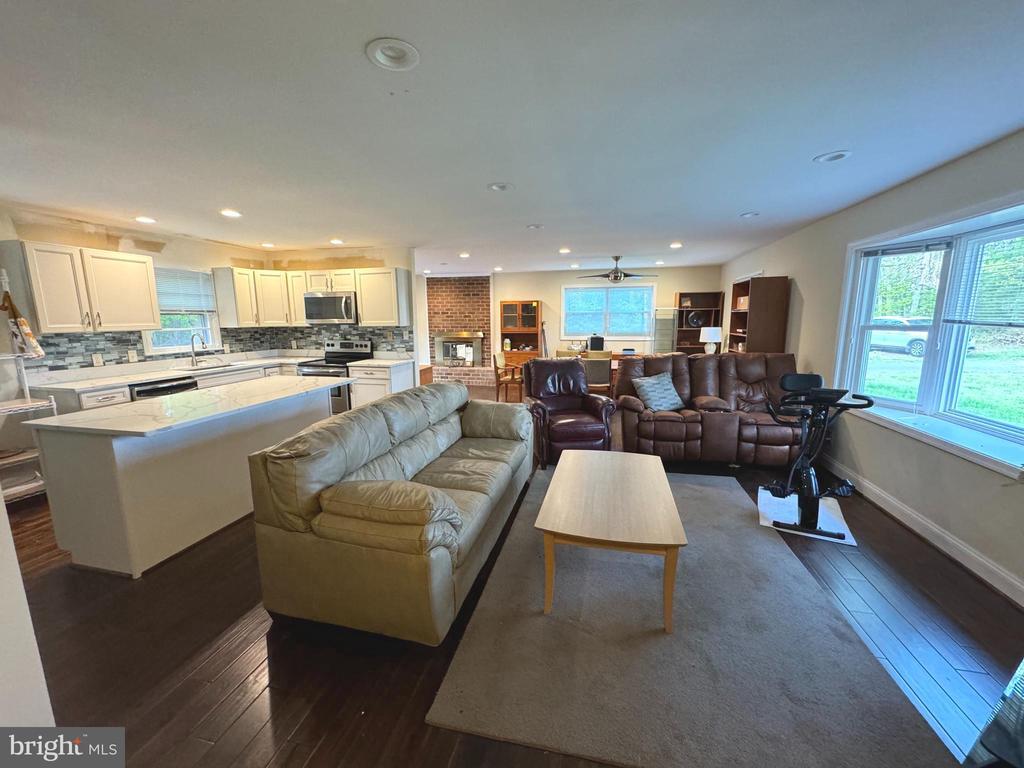 7709 Flippo Dr, Fredericksburg, VA 22408 House Rental in