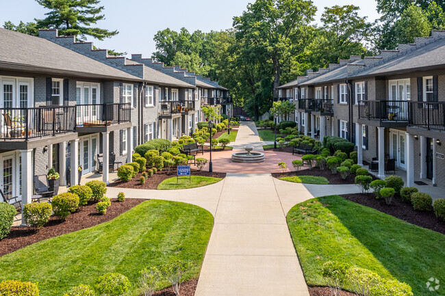 Building Photo - The Avenue in the Highlands