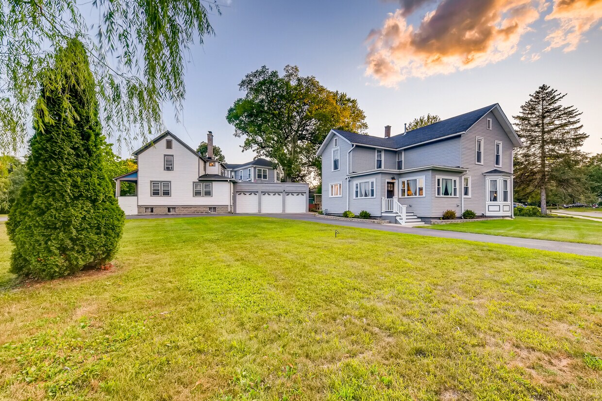 245 Millbridge Rd, Riverside, IL 60546 House Rental in Riverside, IL