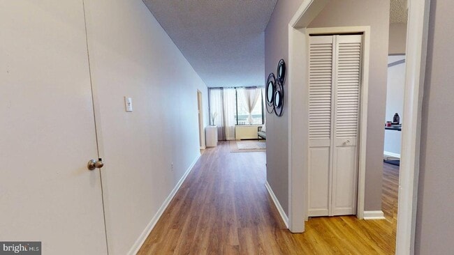 Foto del edificio - 3701 S George Mason Dr